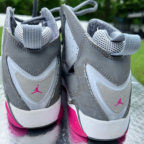 Jordan sneakers YOUTH size 6Y gray and pink - Picture 6 of 7